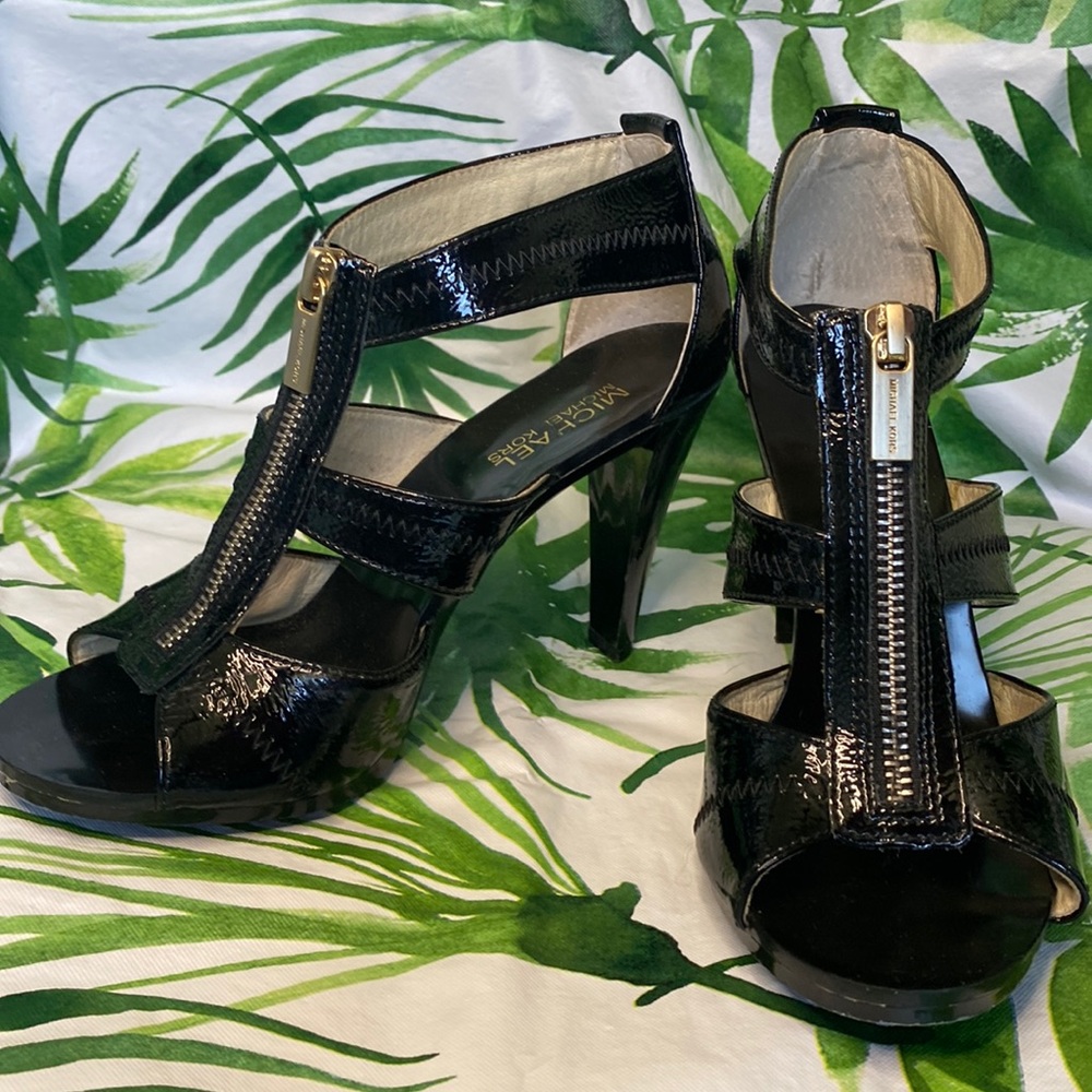 Micheal Kors• Black Heels